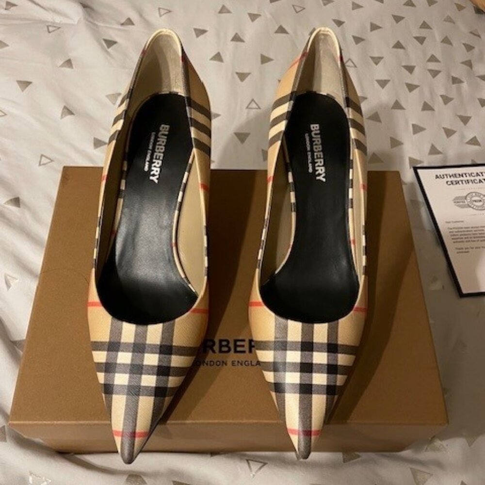 Burberry Aubry Pump